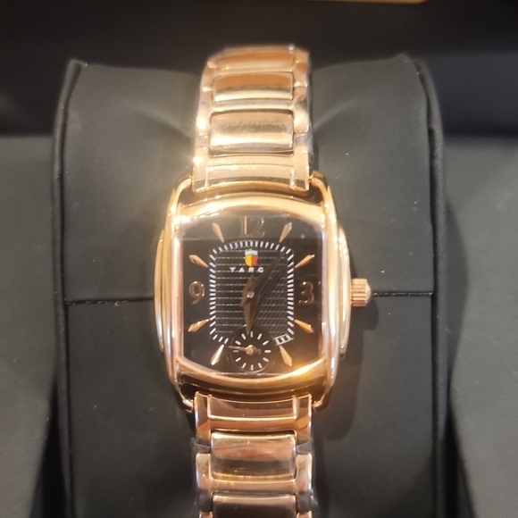 NWT LADIES LUXURY ROSE GOLD TARGA WATCH